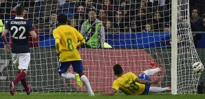 Dreimal mussten die Franzosen den Ball aus dem eigenen Netz holen Brasilien, Frankreich