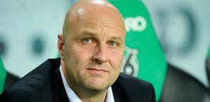 Dirk Dufner stärkt Trainer Korkut den rücken Dirk Dufner