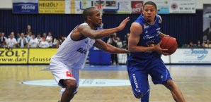 Jacob Burtschi (l.) lief gegen die Eisbären richtig heiß Jacob Burtschi