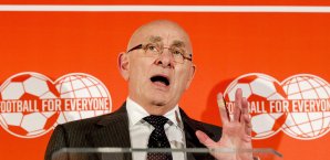 Michael van Praag sucht das Gespräch mit seinen Mitbewerbern Michael van Praag