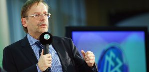 Für Rainer Koch sind die Doping-Spekulationen 'unseriös und inakzeptabel' Rainer Koch, DFB, Doping, Freiburg