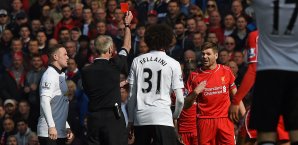 Steven Gerrard sieht nach 48 Sekunden die Rote Karte Steven Gerrard, FC Liverpool