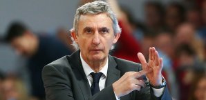 Svetislav Pesic bleibt mit den Bayern an den Brose Baskets Bamberg dran Svetislav Pesic