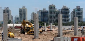 Die Bagger in Brasilien ruhen Brasilien, Baustelle