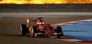 Kann Sebastian Vettel in seinem Ferrari bald schon zu Mercedes aufschließen? Formel 1