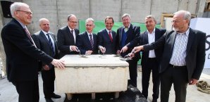 In Frankfurt wurde am Mittwoch der Grundstein für das neue DOSB-Hauptquartier gelegt Frankfurt, DOSB