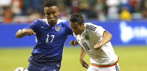 Juan Agduelo (l.) erzielte das zweite Tor für die USA gegen Mexiko Juan Agduelo