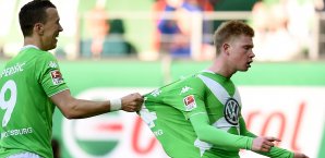 Kevin De Bruyne (r.) wird dem VfL Wolfsburg in Neapel nicht zur Verfügung stehen Kevin De Bruyne