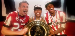Memphis Depay (M.) gewann mit PSV die Meisterschaft Memphis Depay