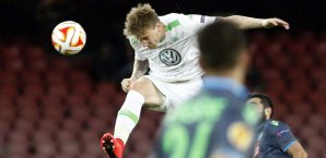 Nicklas Bendtner konnte die Wende nach der 1:4-Hinspielpleite nicht erzwingen Nicklas Bendtner, VfL Wolfsburg, SSC Neapel