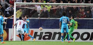 Carlos Bacca bejubelt seinen Ausgleichstreffer Sevilla