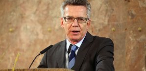 Thomas de Maiziere hält den DFB zur Doping-Aufarbeitung an Thomas de Maiziere