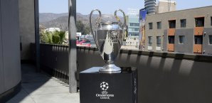 Die UEFA will den Meisterschaften eine stärkere Gewichtung zukommen lassen UEFA