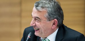 Wolfgang Niersbach würde gern eine deutsche Mannschaft in Berlin spielen sehen Wolfgang Niersbach
