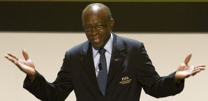 Jack Warner beteuert seine Unschuld Jack Warner