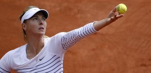 Maria Sharapova ist trotz Erkältung in die nächste Runde eingezogen Maria Sharapova