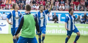 Nicolas Hebisch feiert den Aufstieg Nicolas Hebisch