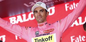 Hat Alberto Contador in seinem Fahrrad etwa einen Motor versteckt? Radsport, Giro d'Italia