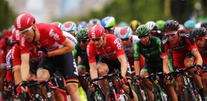Andre Greipel (M.) musste sich mit dem vierten Platz zufrieden geben Andre Greipel