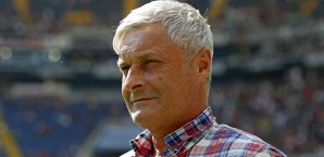 Armin Veh sieht die immensen Transfersummen kritisch Armin Veh