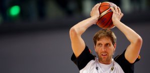 Dirk Nowitzki soll die DBB-Auswahl zu Erfolgen bei der anstehenden EM führen Dirk Nowitzki