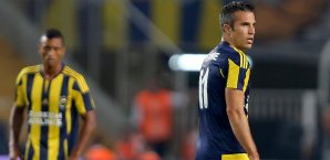 Beim Auftaktsieg von Fenerbahce durfte auch Robin van Persie ran Fenerbahce