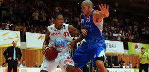 Ivan Elliott (l.) spielte vor Jahren in Würzburg Ivan Elliott