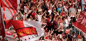 Die Kölner Fans feierten beim Bundesliga-Auftakt gegen Stuttgart Köln Fans