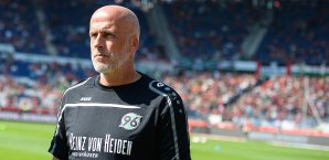 Michael Frontzeck wartet mit Hannover 96 auf den ersten Sieg in der Liga Michael Frontzeck