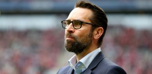 Manager Michael Preetz bestätigte, dass auf Herthas Mannschaftsbus geschossen wurde Michael Preetz