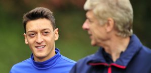 Özil wird seit 2013 von Arsene Wenger trainiert Özil