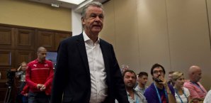 Ottmar Hitzfeld sieht die Transfers der Bayern kritisch Ottmar Hitzfeld,