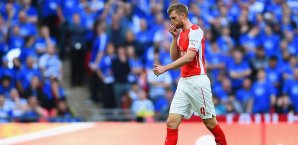 Per Mertesacker steht Arsenal weiterhin nicht zur Verfügung Per Mertesacker