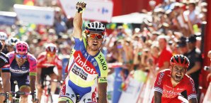 Peter Sagan (M.) gewann die dritte Etappe der Vuelta a Espana 2015 Peter Sagan