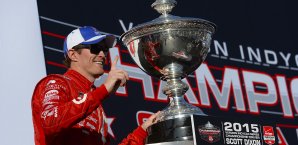 Scott Dixon feiert seinen Titelgewinn Scott Dixon