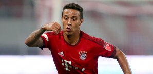 Thiago hat seinen Vertrag bei den Bayern offenbar verlängert Thiago