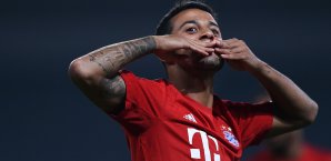 Thiago hat seinen Vertrag bei Bayern bis 2019 verlängert Thiago