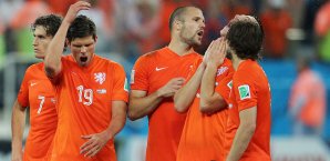 Klaas-Jan Huntelaar und Oranje wollen trotz angespannter SIcherheitslage gegen Frankreich spielen Niederlande