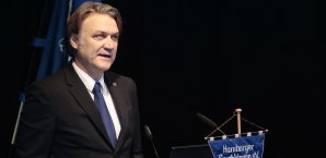Dietmar Beiersdorfer will den HSV finanziell besser aufstellen Dietmar Beiersdorfer