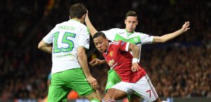 Sowohl Manchester United als auch der VfL Wolfsburg könnten noch auf den dritten Platz abrutschen Memphis Depay