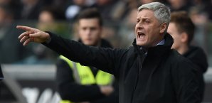 Armin Veh steht mit der Eintracht auf Rang 14 Armin Veh
