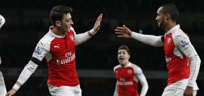 Die Gunners wollen ihre Tabellenführung festigen Arsenal, Mesut Özil