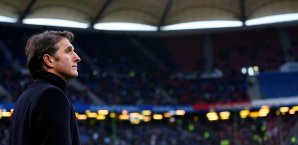 HSV-Coach Bruno Labbadia bekommt Konkurrenz im Werben um einen Flüchtling aus Gambier Bruno Labbadia