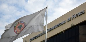 Gestern haben Polizisten den CONMEBOL-Sitz Asuncion durchsucht CONMEBOL