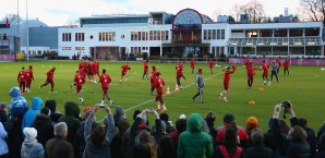 DIe Bayern fliegen am Mittwoch ins Trainingslager nach Katar FC Bayern München