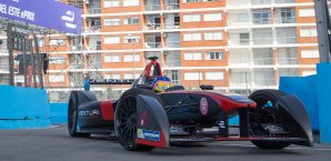 Den frei gewordenen Platz von Jacques Villeneuve übernimmt Mike Conway Jacques Villeneuve