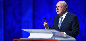 Der ehemalige FIFA-Präsident Joseph S. Blatter wurde für acht Jahre suspendiert Joseph S. Blatter