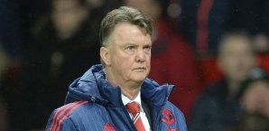 Louis van Gaal soll angeblich bereits seinen Rücktritt angeboten haben Louis van Gaal
