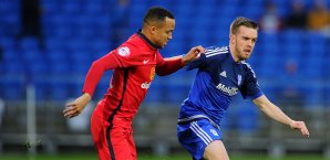 Marcus Olsson (l.) verlässt die Rovers in Richtung Derby County Marcus Olsson