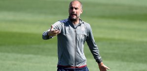 Pep Guardiola ist bislang zufrieden mit dem Trainingslager im Katar Pep Guardiola